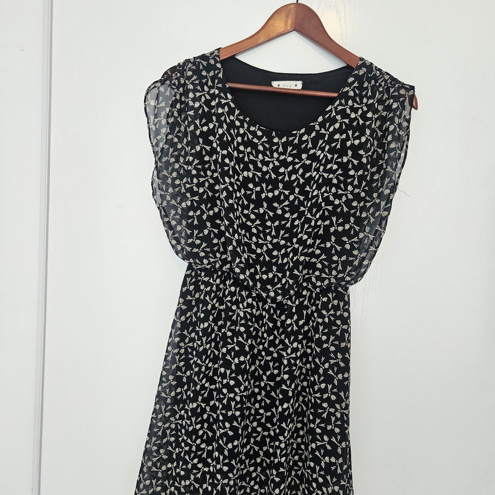 Black and White Sleeveless Midi Dress Scoop Neck
